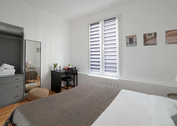 14e Cosy 2 Pieces Renove Parijs